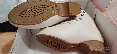 stivaletto pattini 235