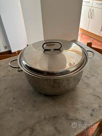Grande pentola acciaio con coperchio