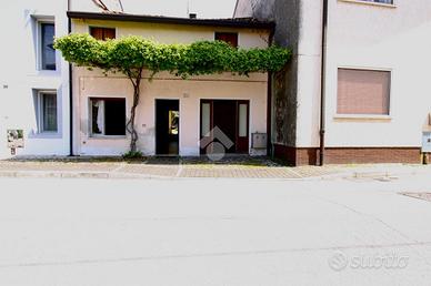 CASA SEMINDIPENDENTE A TRIVIGNANO UDINESE