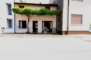 CASA SEMINDIPENDENTE A TRIVIGNANO UDINESE