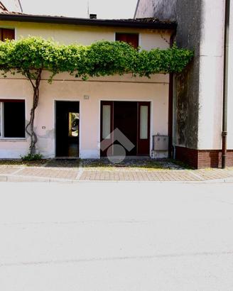 CASA SEMINDIPENDENTE A TRIVIGNANO UDINESE