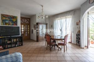 Appartamento 115 mq in zona semicentrale con box