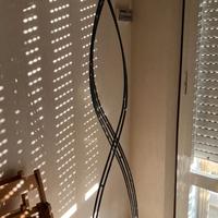 Lampada da terra di design dell'azienda italiana U