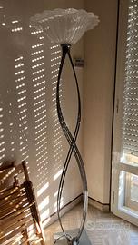 Lampada da terra di design dell'azienda italiana U