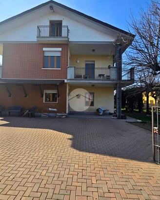 VILLA SINGOLA A CASTIGLIONE TINELLA