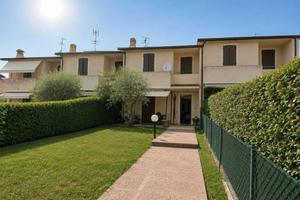 Villetta a schiera di 150 m² con 4 locali e box au