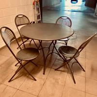 Tavolo da esterno con 4 sedie