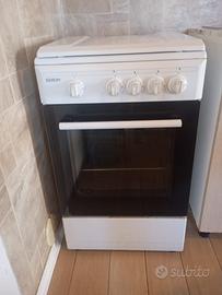cucina con 4 fornelli