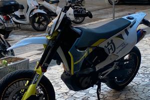 Husqvarna 701 supermoto