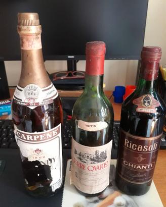 Bottiglie liquori e vino vintage