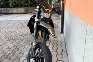 Moto SWM SM125r