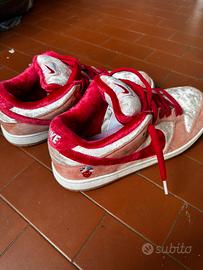 Nike SB dunk low strangelove