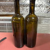 Bottiglie vino vuote con tappo