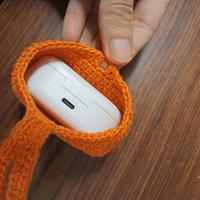 Porta cuffiette realizzato a mano all'uncinetto.