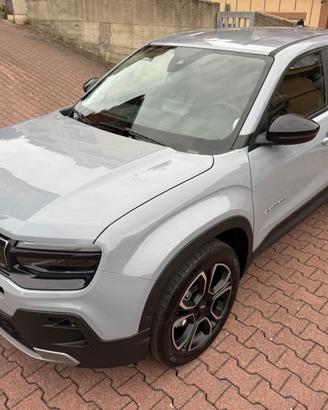 Jeep Avenger 1.2 e-Hybrid 110 cv MHEV Summit