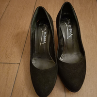 Décolleté nero scamosciato