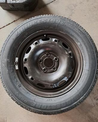 Ruota di scorta 175 70 R14 e accessori 