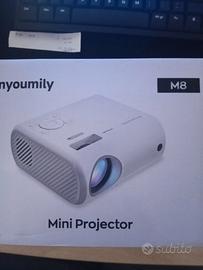 Mini proiettore EinyoumilyM8