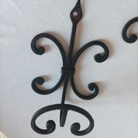 Tre attaccapanni in ferro battuto