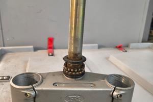 piantone forcella MV  Agusta brutale 