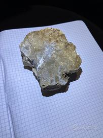 Pezzo di dolomite con quarzo