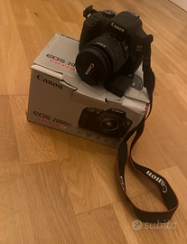 Canon EOS 2000D con 18-55mm