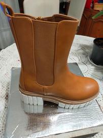 Stivaletti con suola carrarmato