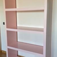 Libreria/scaffale rosa