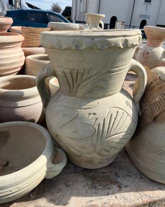 Vasi e anfore in terracotta