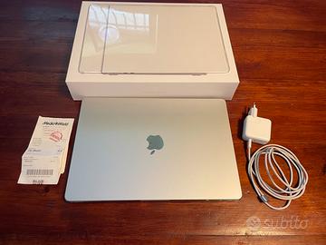 Macbook Air 15” M2 8gb SSD 256gb