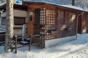Roulotte con casetta in legno