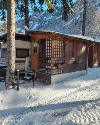 Roulotte con casetta in legno