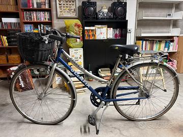 Bicicletta donna con cestino