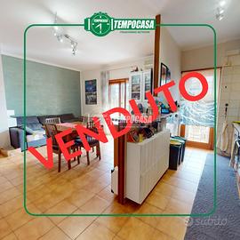 TRILOCALE CON BALCONE