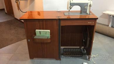Macchina da cucire vintage NECCHI