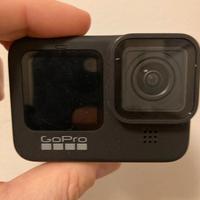 GoPro HERO9 Black con impugnatura e MicroSDXC