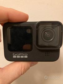 GoPro HERO9 Black con impugnatura e MicroSDXC
