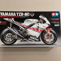 Tamiya yamaha yzr-m1 2005 1/12