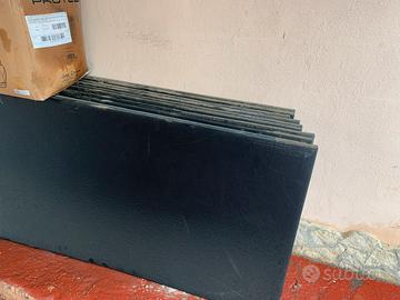 Attrezzi e tappeti per box pesi