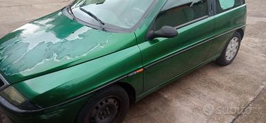 Lancia Y leggere tutta la descrizione 