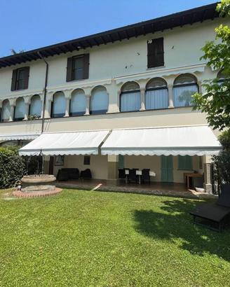 Villa di 460 m² con più di 5 locali e box auto dop