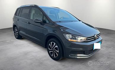 Volkswagen Touran Active 1.5TSI DSG AHK 7-posti AC