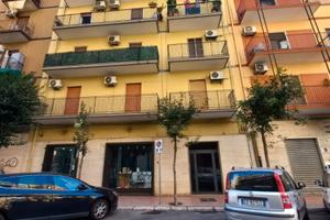 Via Salento ampio 3 vani con terrazzino