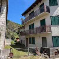 Casa indipendente con terreno, magazzino e garage