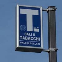 Bar tabacchi angolare pressi piazza massaua