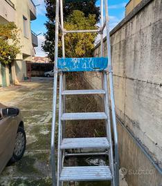 Scala STP a castello con piano di lavoro e ruote - Giardino e Fai da te In  vendita a Napoli