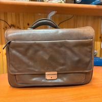 Borsa di pelle vera, Orna