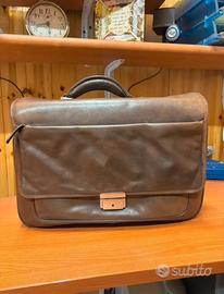 Borsa di pelle vera, Orna