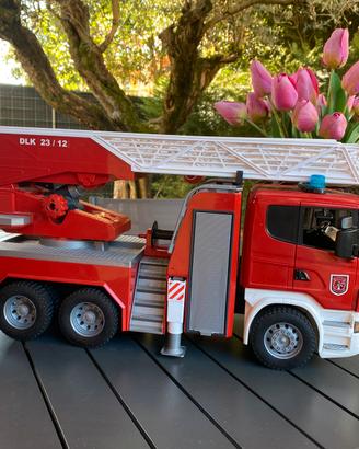 Camion pompieri Bruder