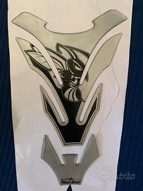 Paraserbatoio e Protezione Tappo